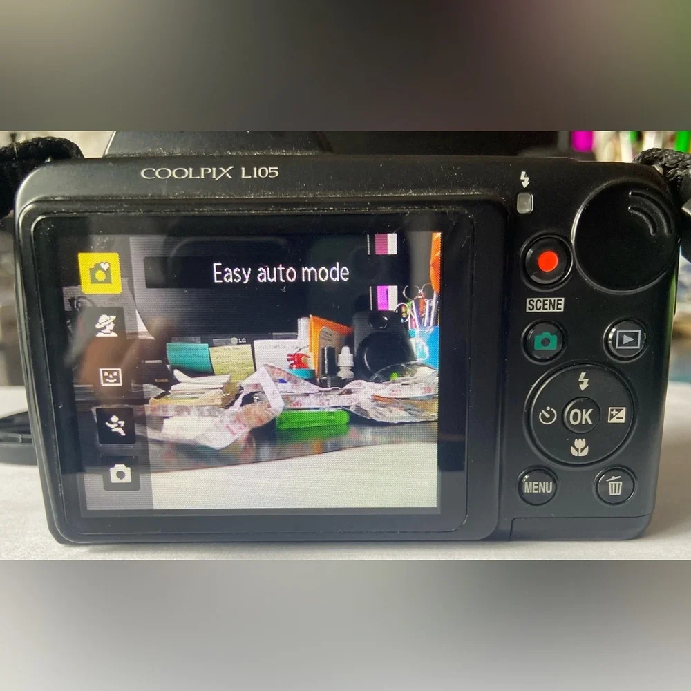 Nikon Coolpix L105 Digital Camera Black - Tested & Working